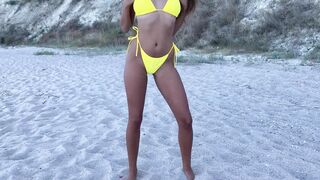 ANAL BEACH GIRL